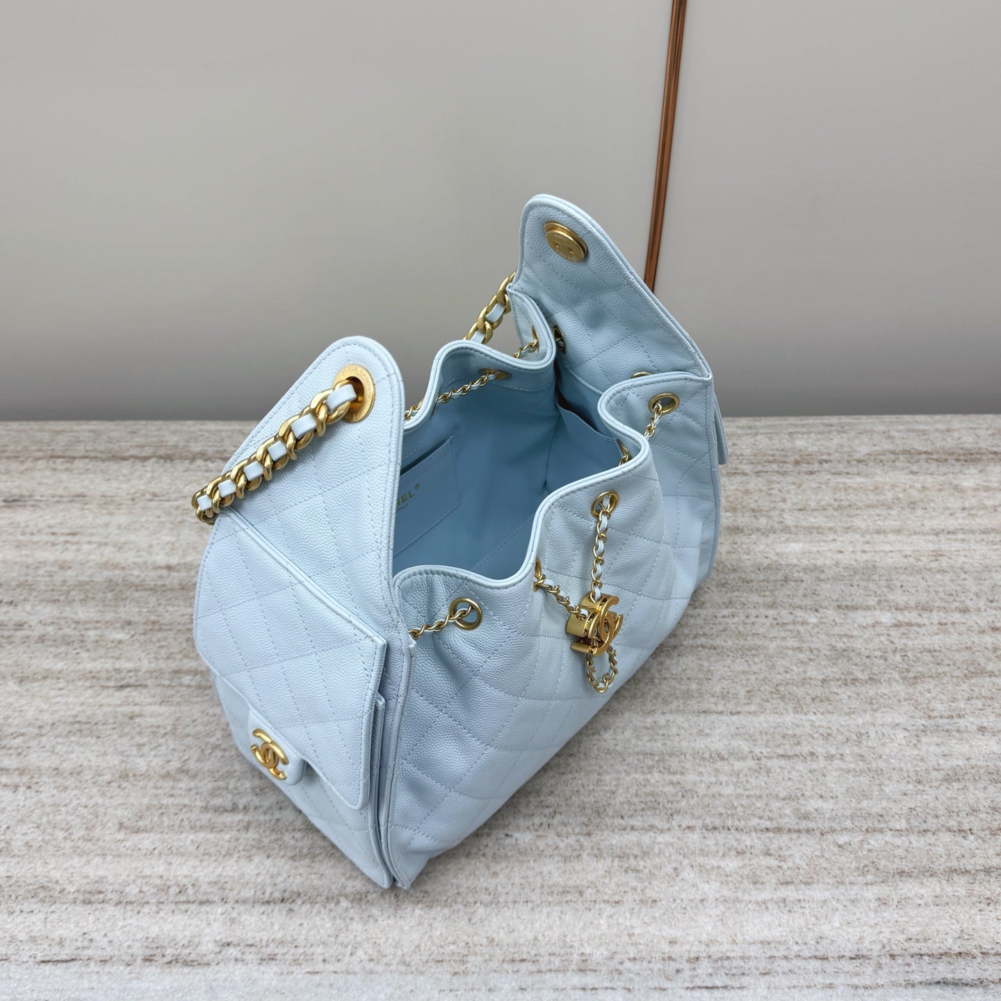 25 Hobo Bag Light Blue Caviar Leather - Level X