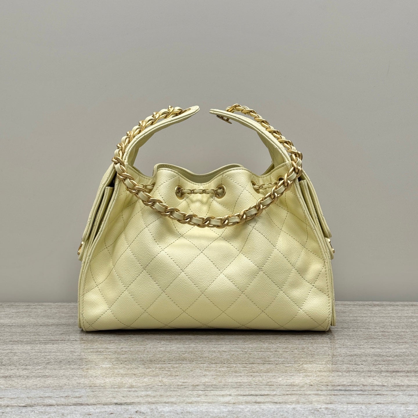 25 Hobo Bag Yellow Caviar Leather - Level X