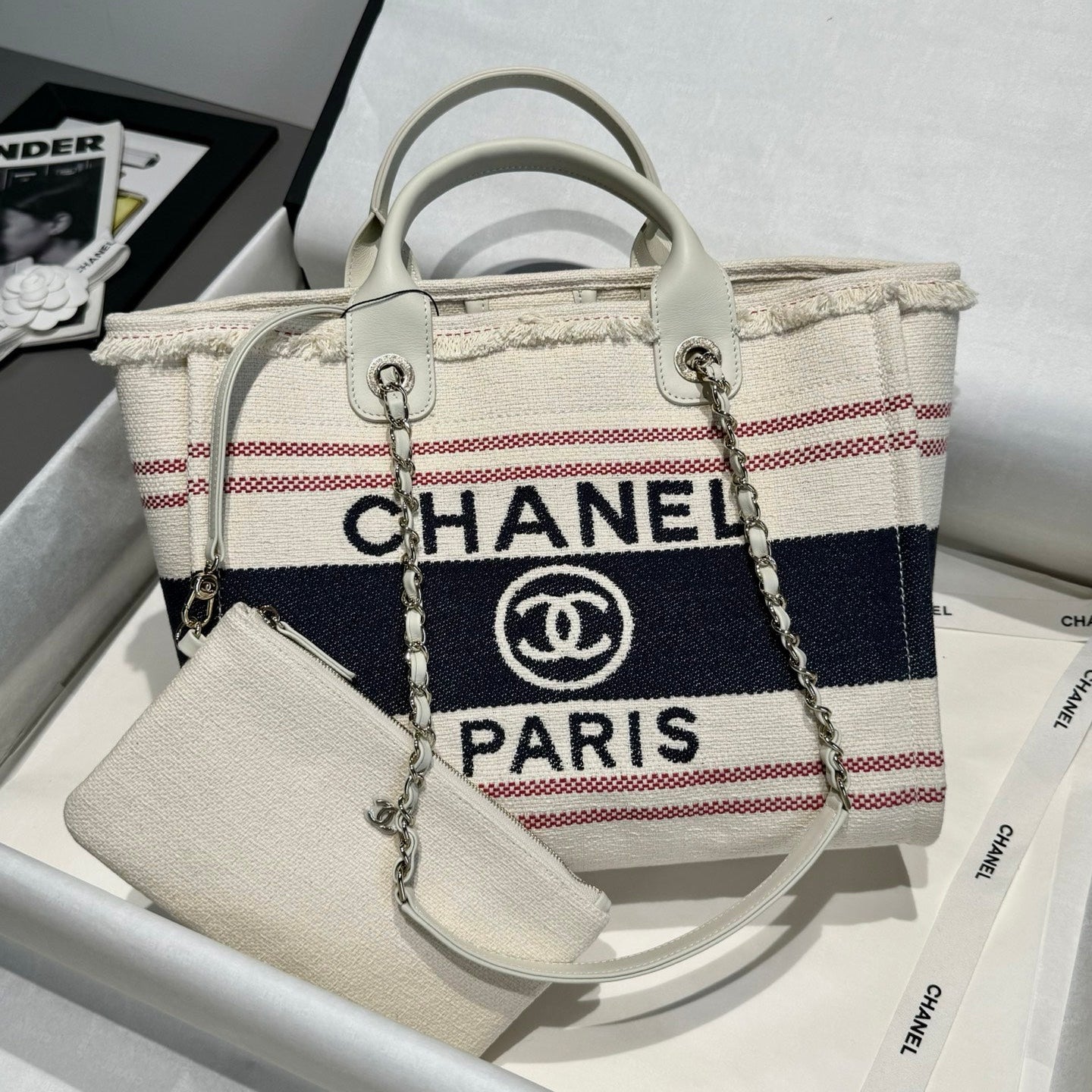 Medium White Striped Canvas Deauville Tote Bag - Level 5
