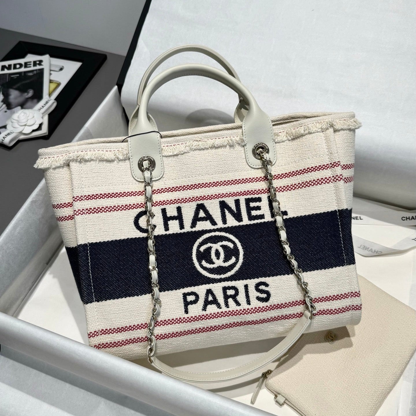 Medium White Striped Canvas Deauville Tote Bag - Level 5
