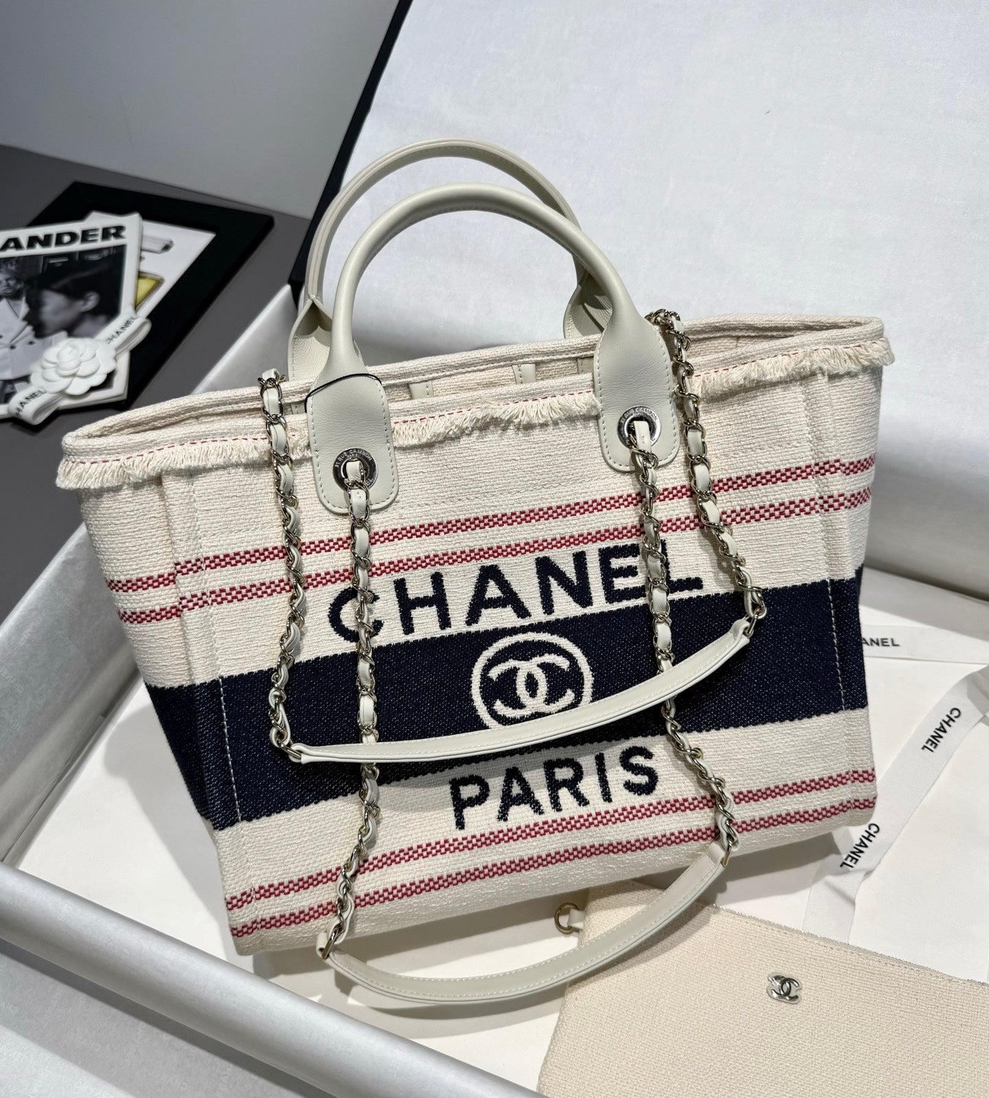 Medium White Striped Canvas Deauville Tote Bag - Level 5
