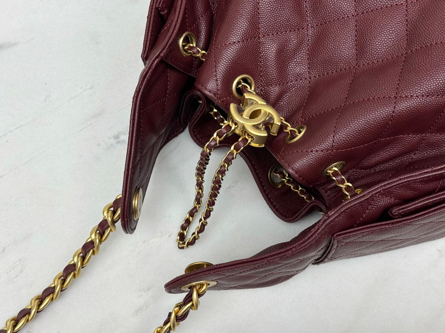 25 Hobo Bag Wine Red Caviar Leather - Level 5