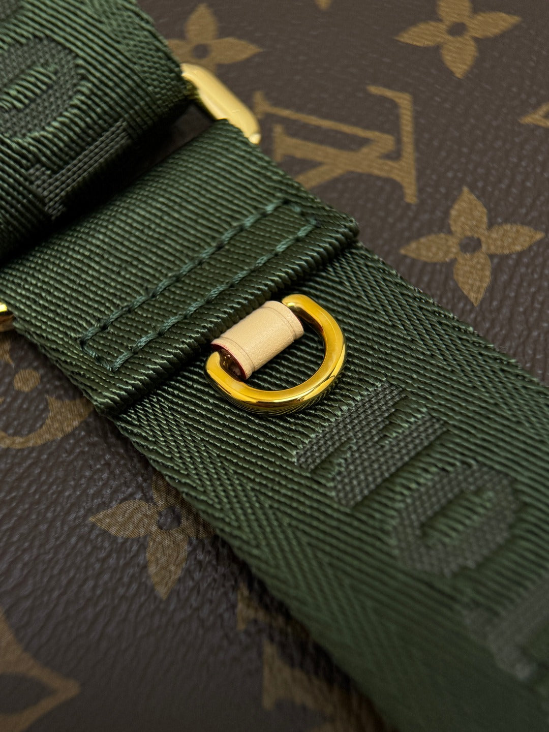 Green Strap Multi Pochette - Level X