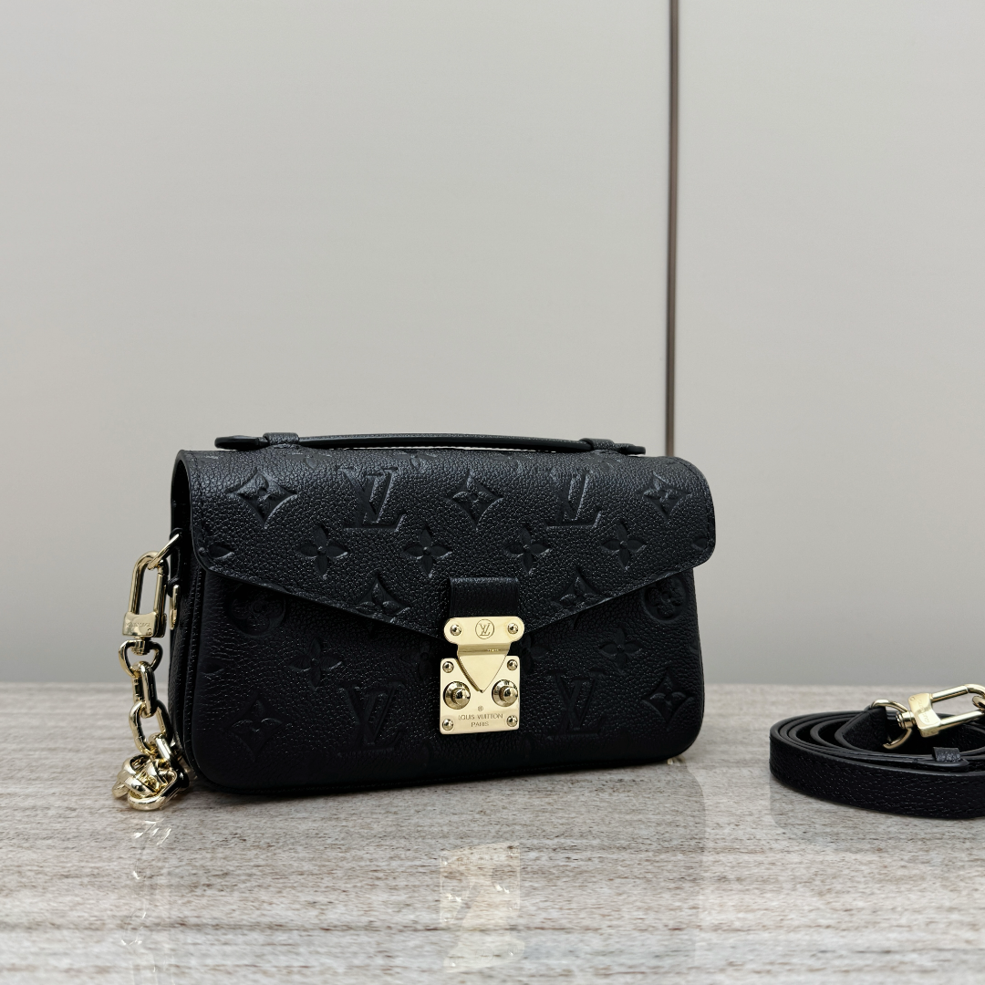 Pochette Metis East West Black Empreinte Leather - Level X