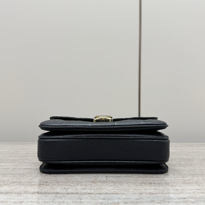 Pochette Metis East West Black Empreinte Leather - Level X