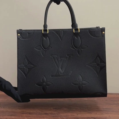 OnTheGo MM Tote Bag Black Empreinte Leather - Level X