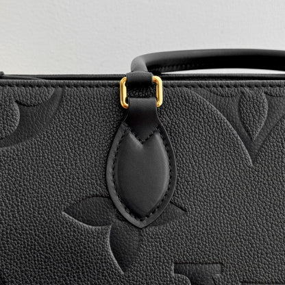 OnTheGo MM Tote Bag Black Empreinte Leather LOU - Level 5